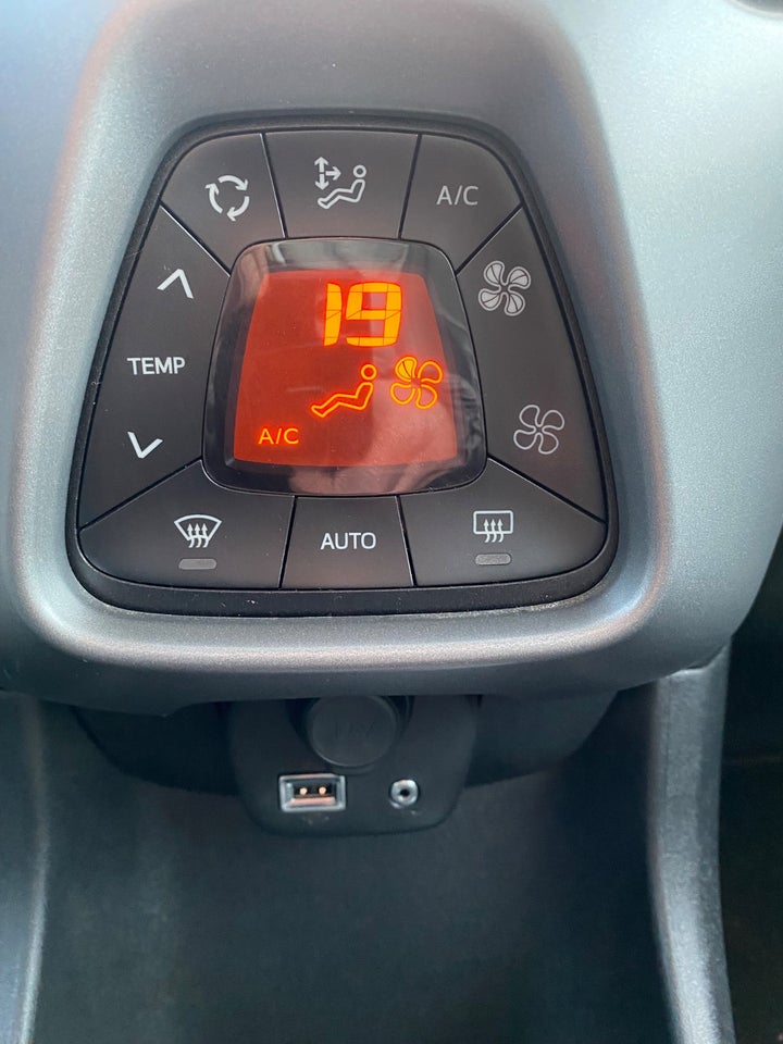 Toyota Aygo 1,0 VVT-i x-clusiv 5d