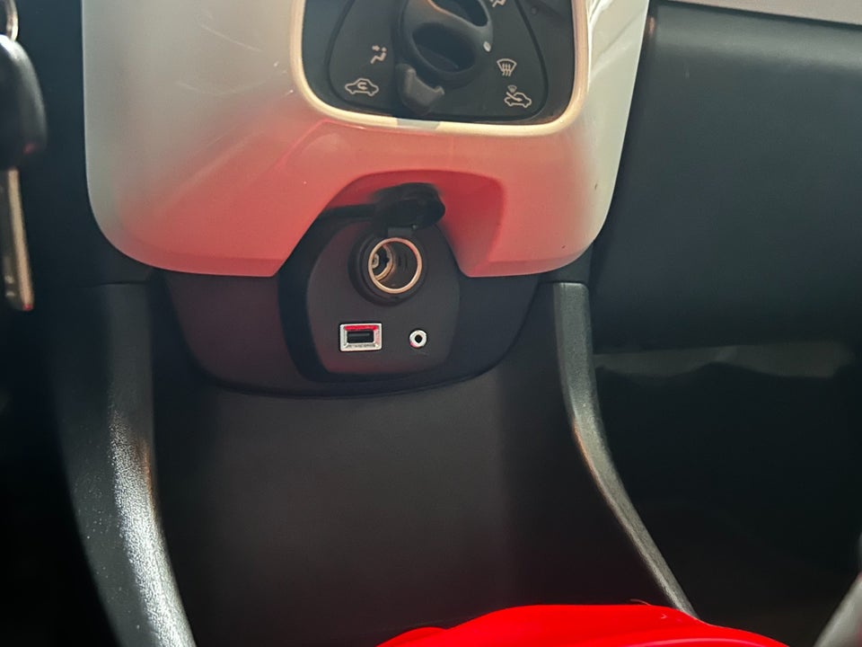 Toyota Aygo 1,0 VVT-i x-cite 5d