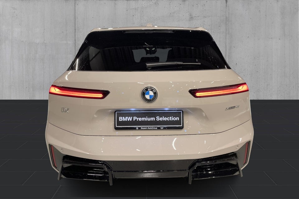 BMW iX xDrive45 Fully Charged 5d