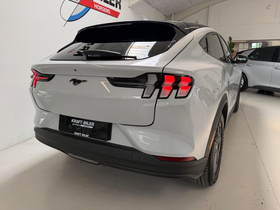 Ford Mustang Mach-E 70 Standard Range 5d