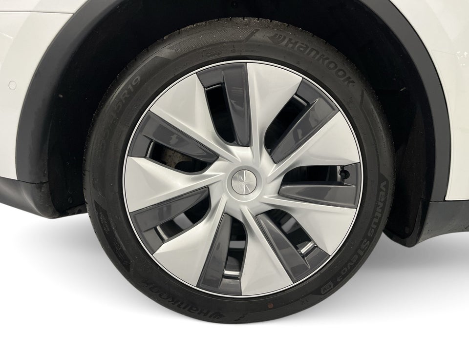 Tesla Model Y Long Range AWD 5d