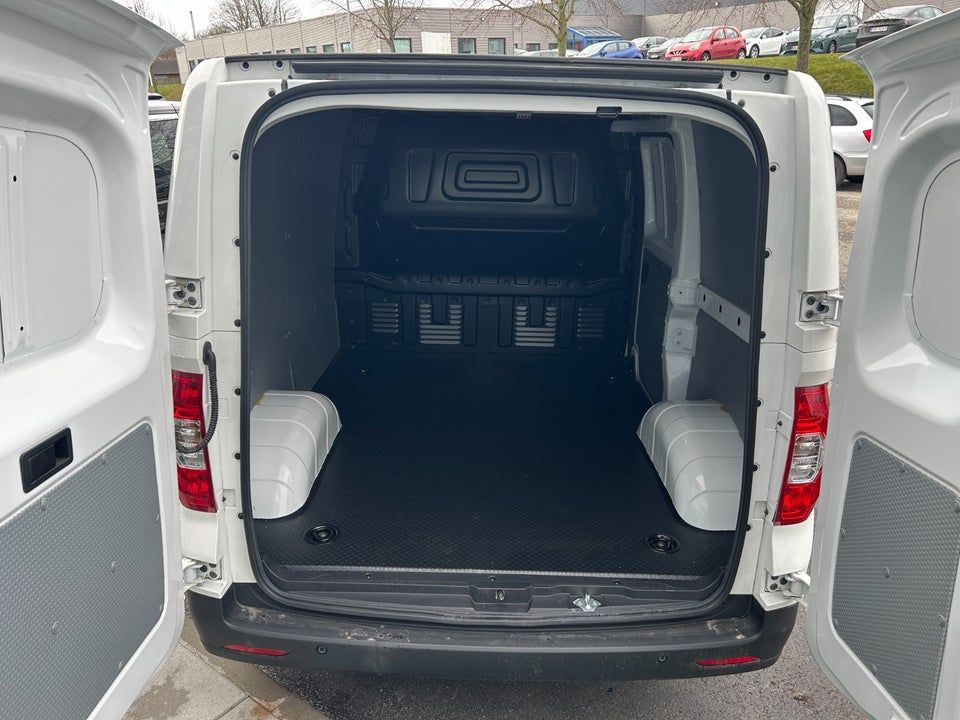 Maxus e-Deliver 3 50 Cargo Van SWB