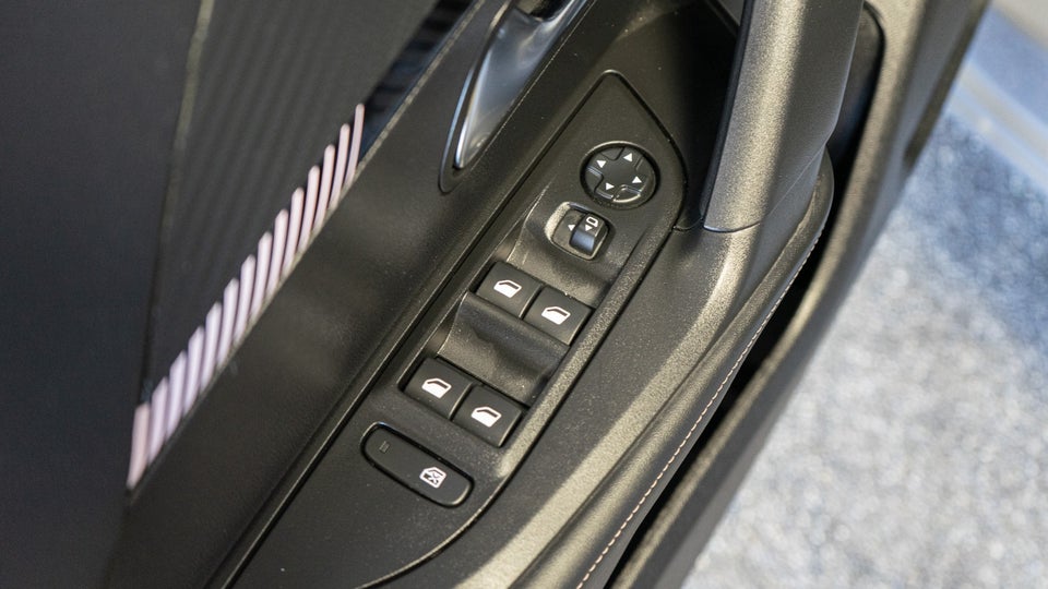 Peugeot e-2008 54 Allure 5d
