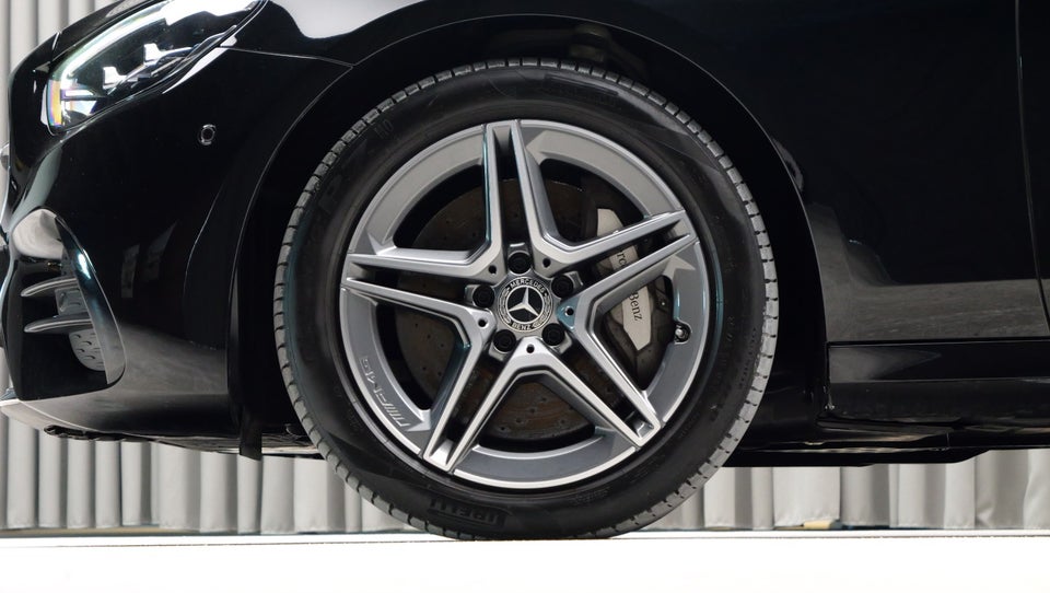 Mercedes E300 de 2,0 AMG Line stc. aut. 5d