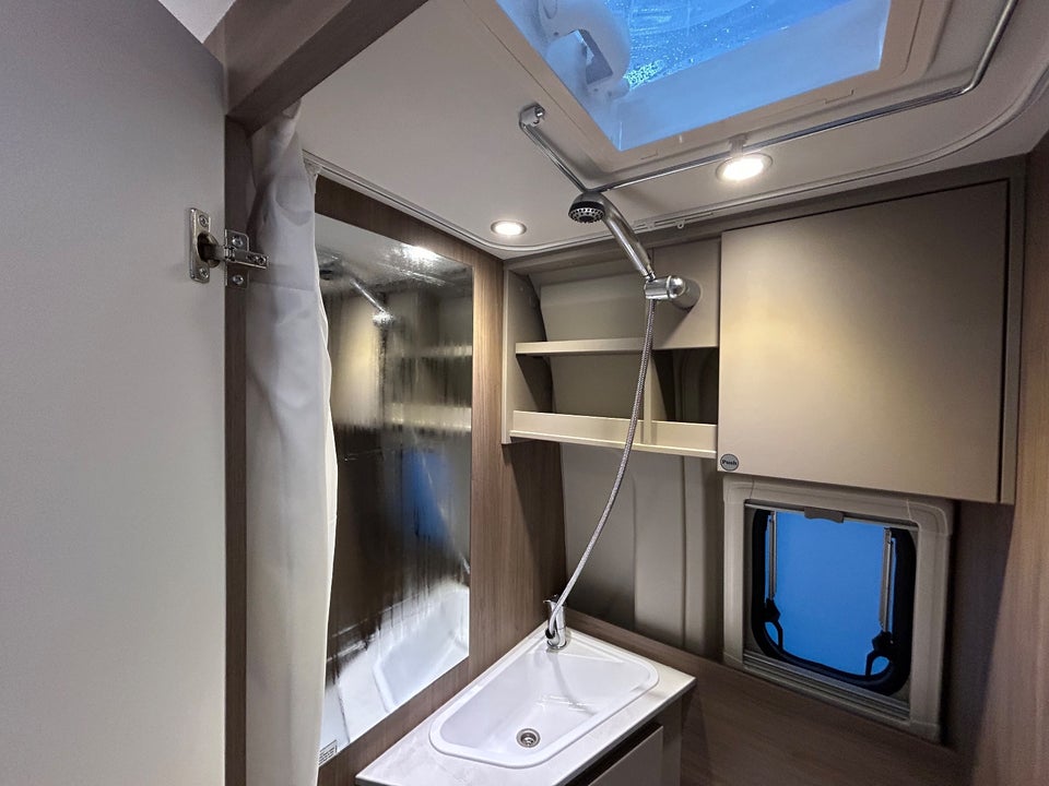 Carado CV602 PRO 2,2 JTD 140 aut. 3d