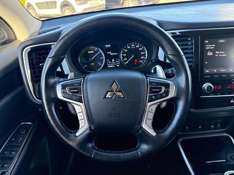 Mitsubishi Outlander 2,4 PHEV Intense CVT 4WD 5d