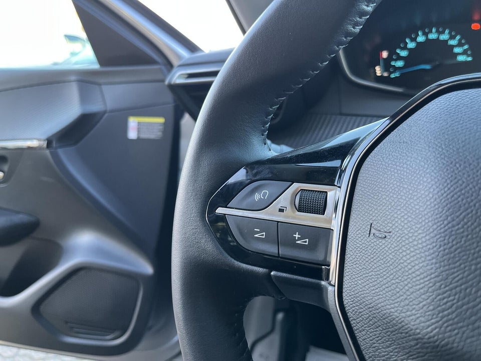 Peugeot e-208 50 Style 5d