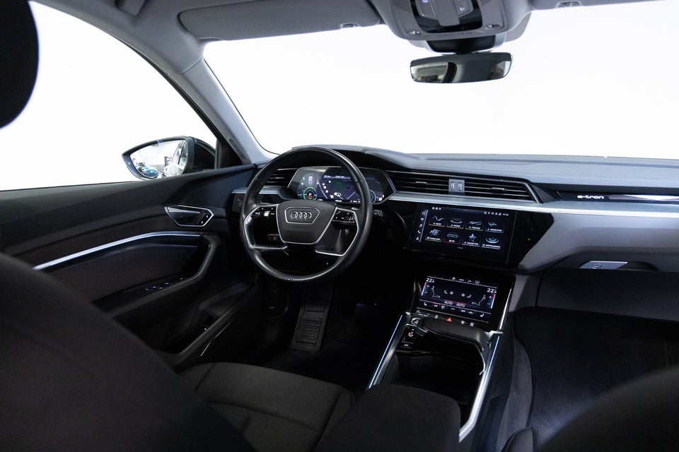 Audi e-tron 55 quattro 5d