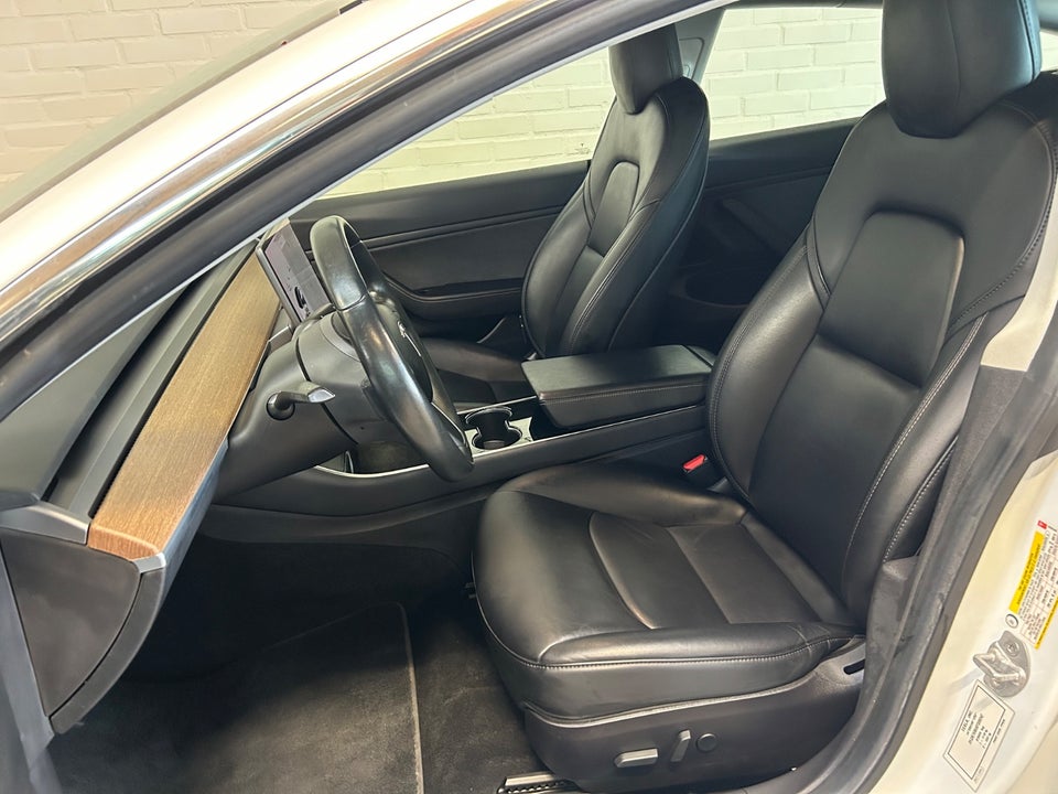 Tesla Model 3 Long Range AWD 4d