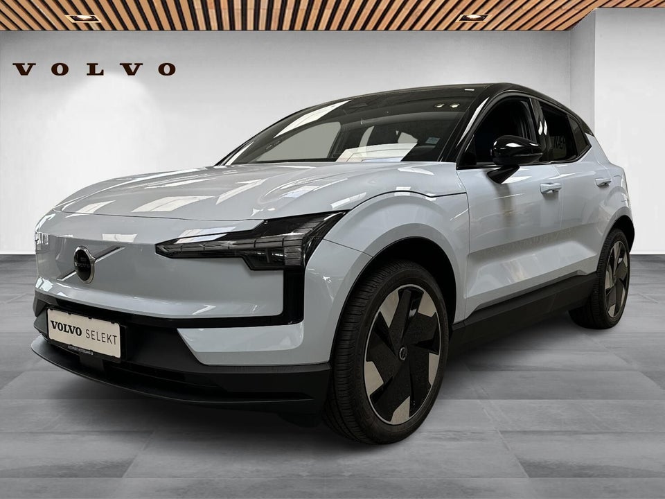 Volvo EX30 Extended Range Plus 5d