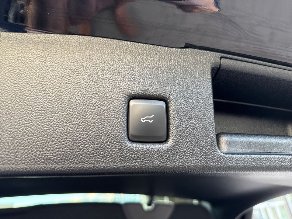 Ford Kuga 2,5 PHEV ST-Line X CVT 5d