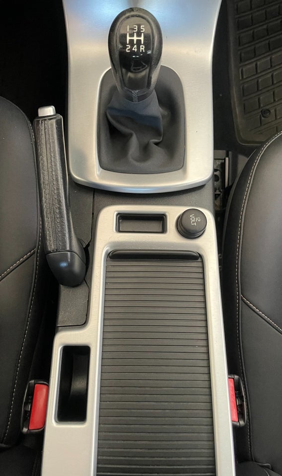 Volvo S40 2,0 Momentum 4d