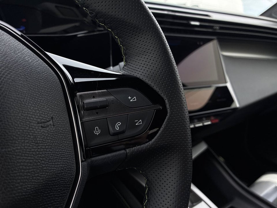 Peugeot e-408 58 GT 5d