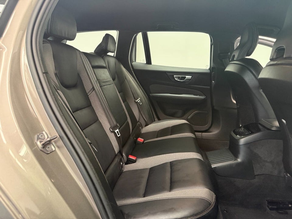 Volvo V60 2,0 T6 ReCharge R-Design aut. AWD 5d