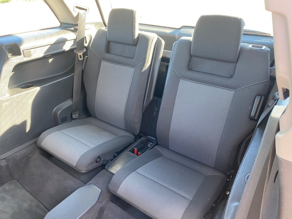 Opel Zafira 2,2 16V Enjoy 5d