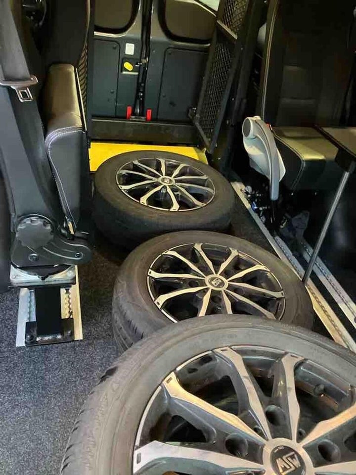 Ford Transit Custom Kombi 310L 2,0 TDCi 130 Ambiente aut.