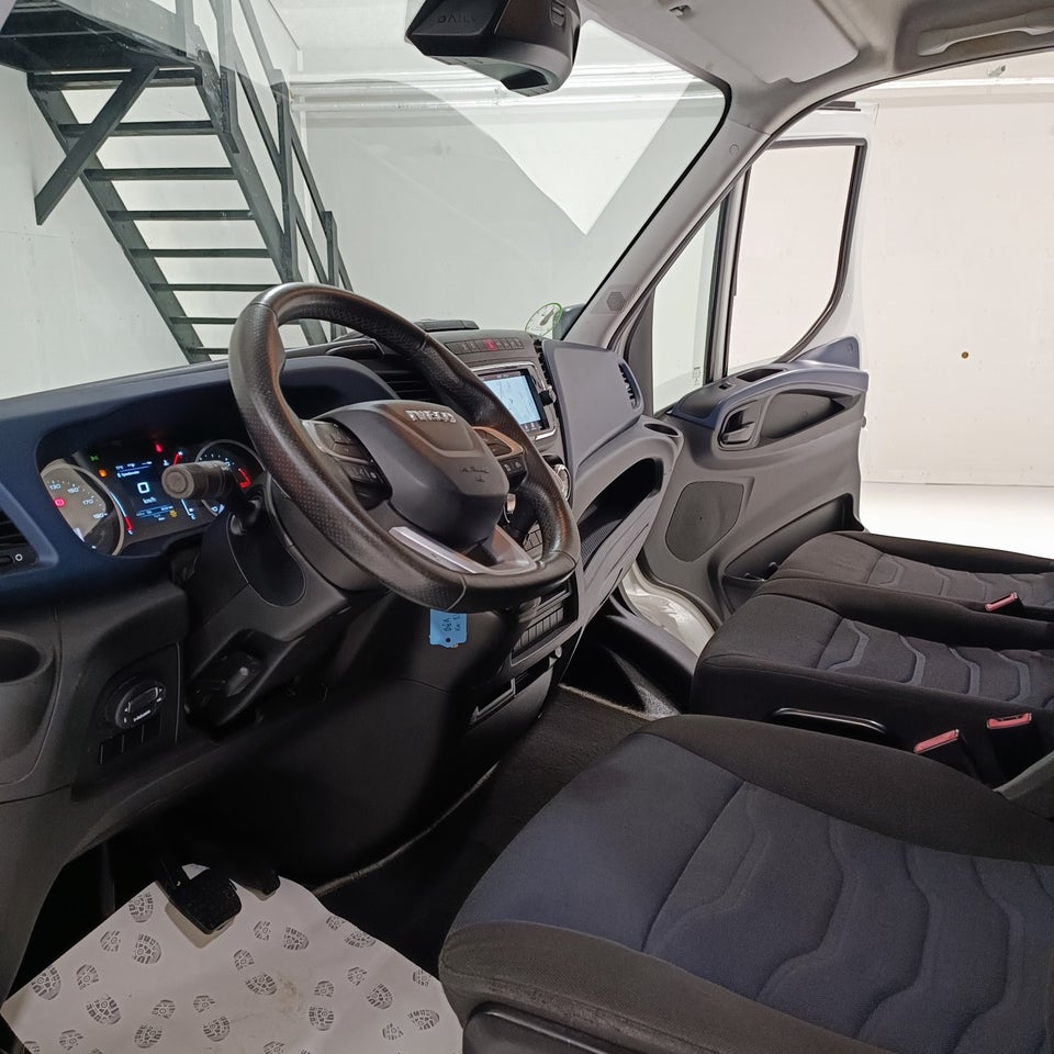 Iveco Daily 2,3 35S16 12m³ Van AG8