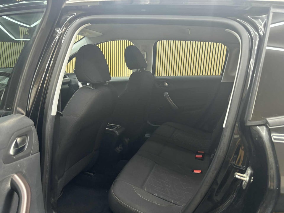 Peugeot 2008 1,2 VTi 82 Access 5d