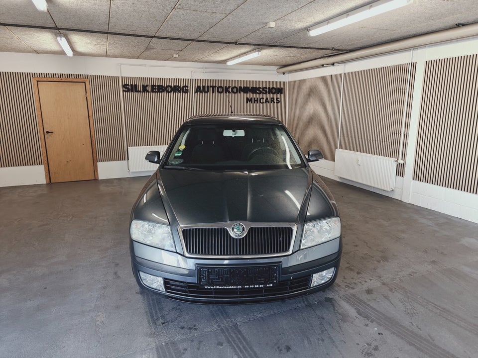 Skoda Octavia 1,6 Ambiente Combi 5d