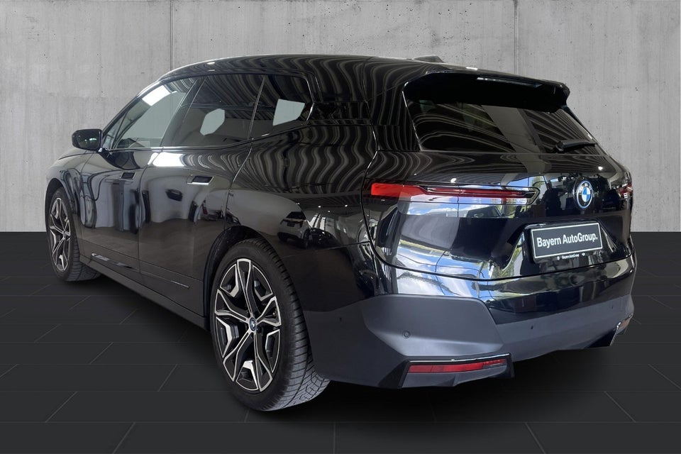 BMW iX xDrive40 Fully Charged 5d