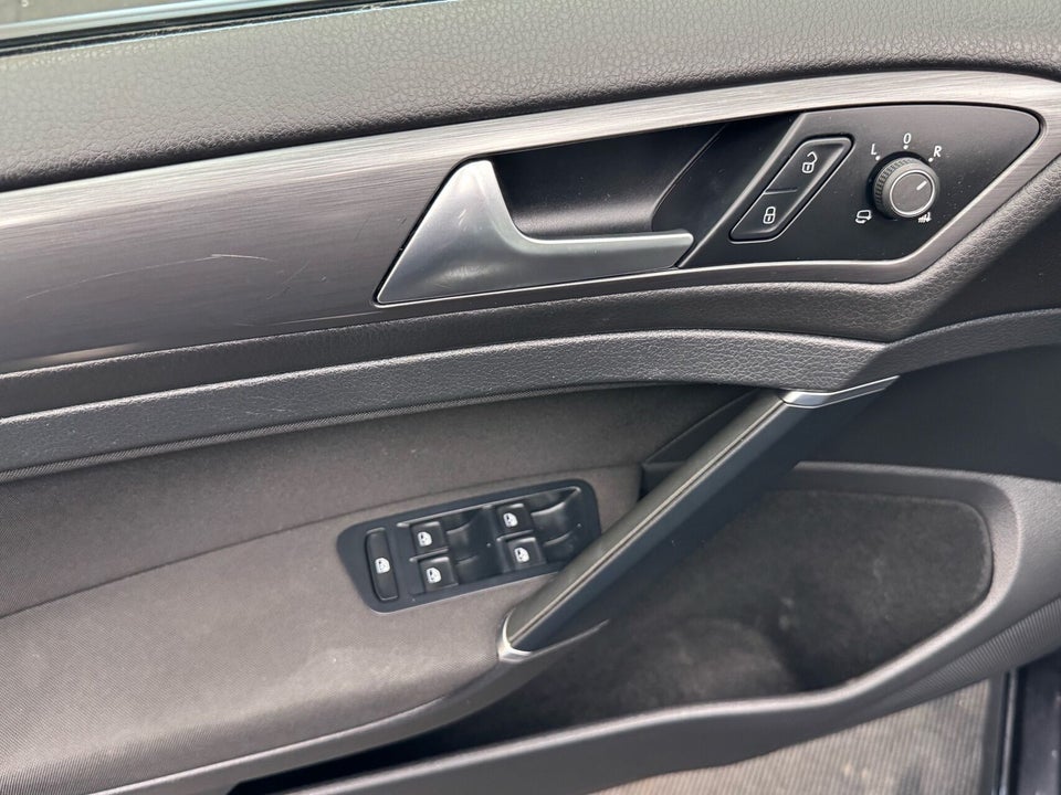 VW Golf VII 1,5 TSi 130 Comfortline Variant DSG 5d