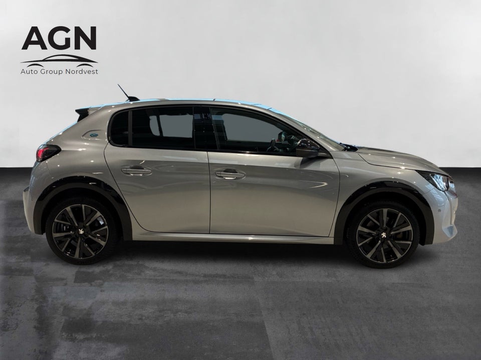 Peugeot e-208 50 GT 5d