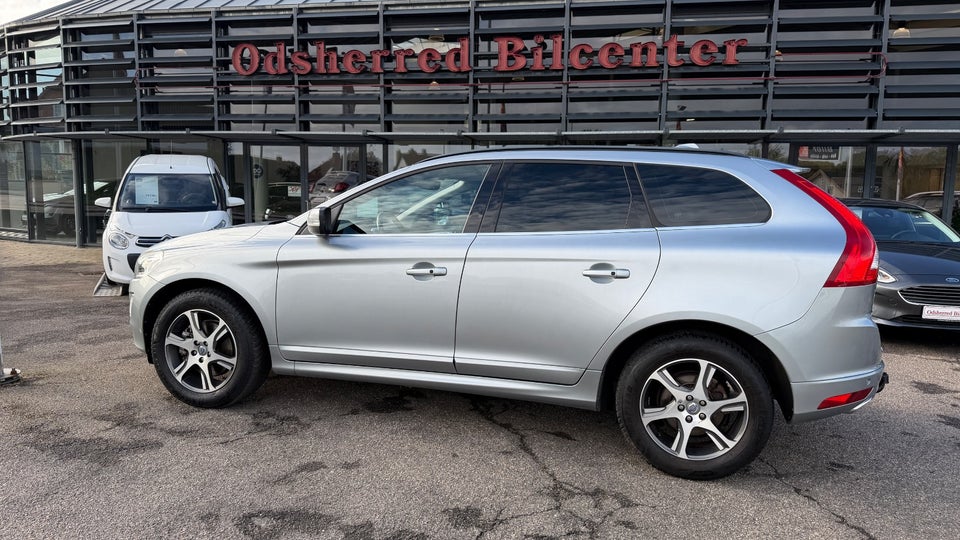 Volvo XC60 2,0 D4 181 Momentum aut. 5d