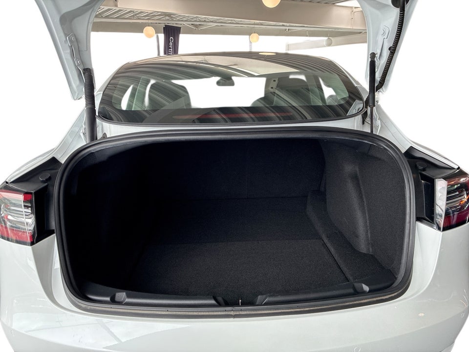 Tesla Model 3 Long Range AWD 4d