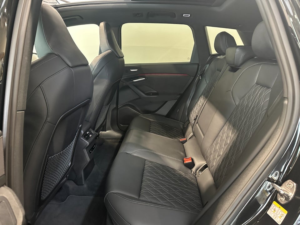 Audi SQ6 e-tron quattro 5d