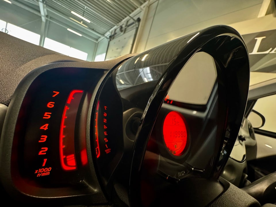 Toyota Aygo 1,0 VVT-i x-press 5d