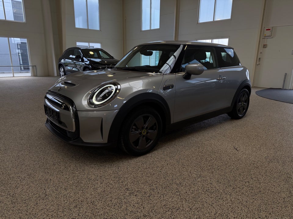 MINI Cooper SE Essential 3d