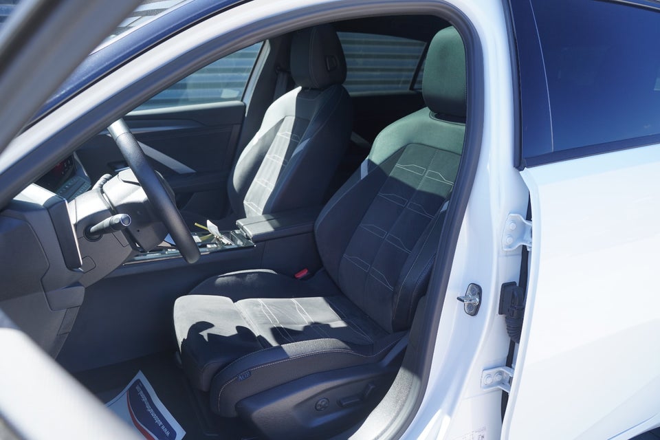 Opel Astra-e 54 Ultimate 5d