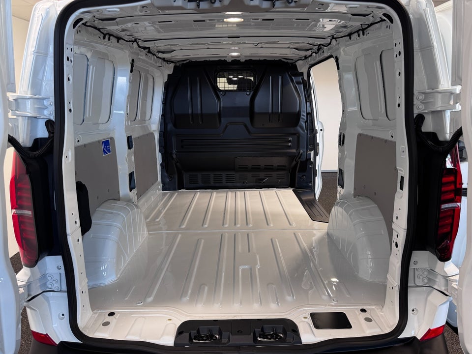 VW e-Transporter 64 Comfort Kassevogn SWB