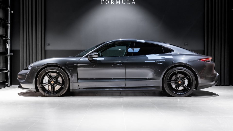 Porsche Taycan Turbo Performance+ 4d