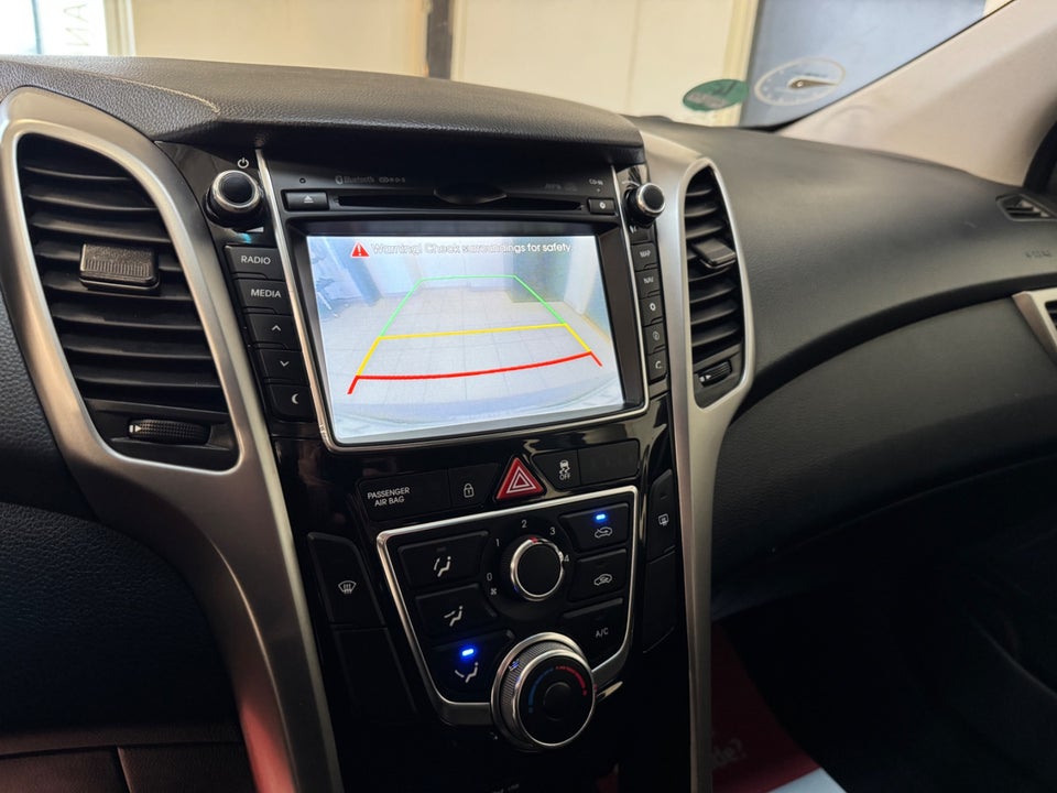 Hyundai i30 1,6 CRDi 110 Active CW 5d