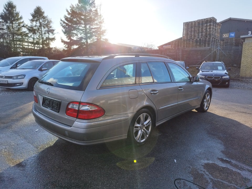 Mercedes E320 3,2 Avantgarde stc. aut. 5d