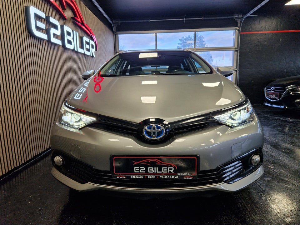 Toyota Auris 1,8 Hybrid H2 Selected Touring Sports CVT 5d