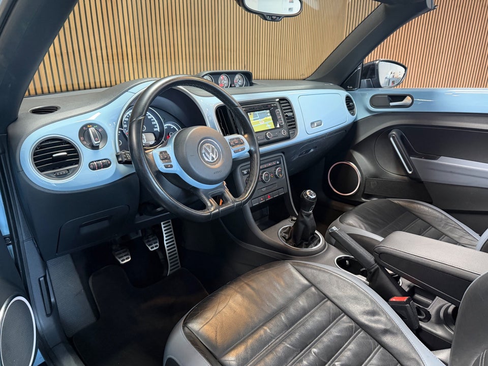 VW The Beetle 2,0 TDi 140 Design Cabriolet 2d