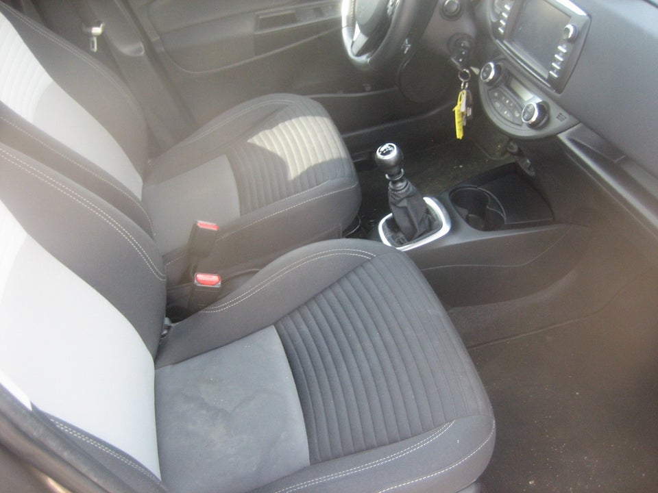 Toyota Yaris 1,5 VVT-i T2 Premium 5d