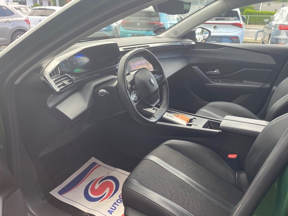 Peugeot 308 1,6 Hybrid First Selection EAT8 5d