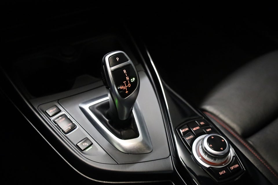 BMW 220i 2,0 Coupé aut. 2d