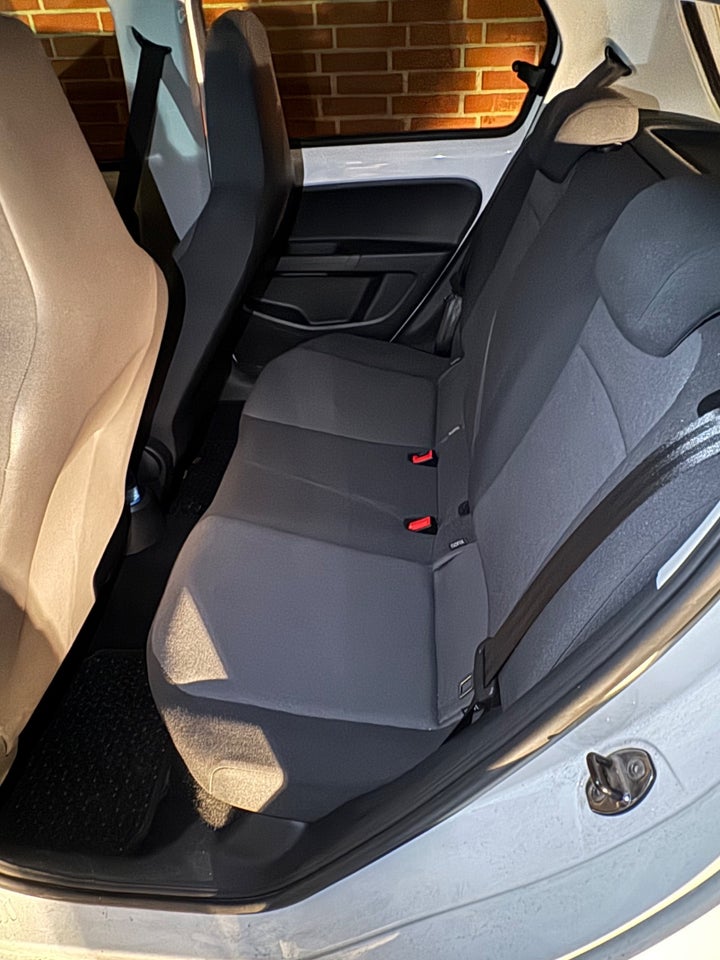 VW Up! 1,0 60 Black Up! 5d