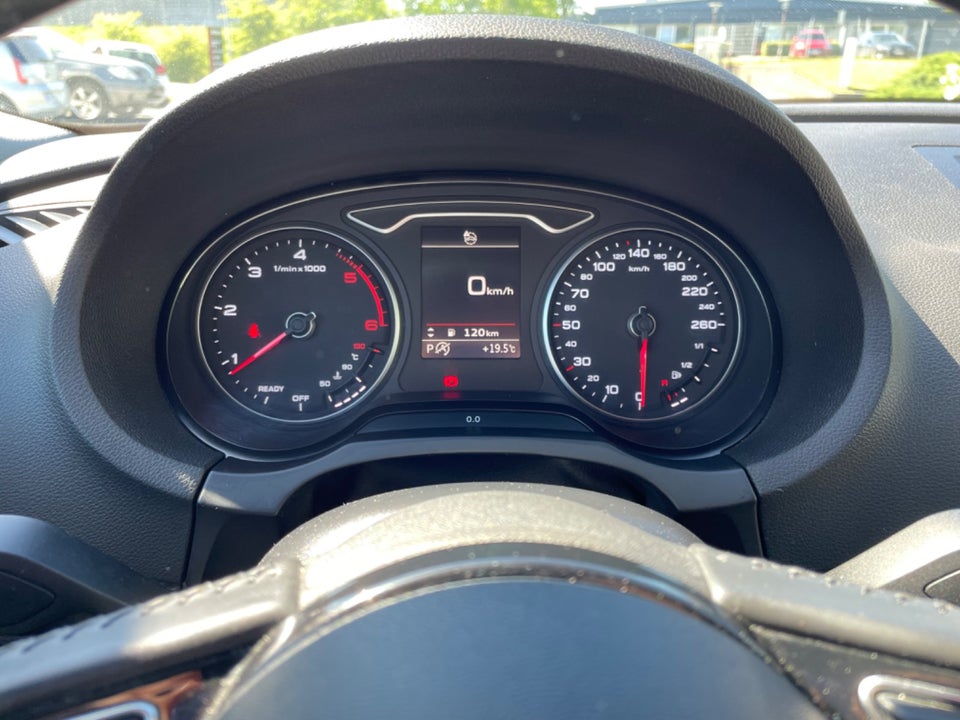 Audi A3 1,6 TDi 110 Sport S-tr. 4d