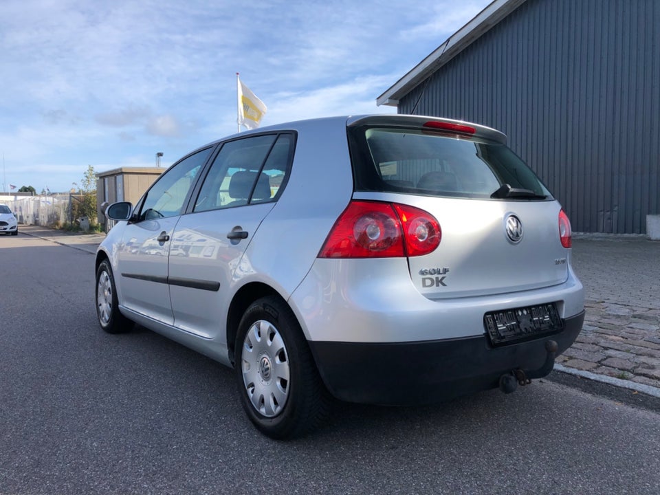 VW Golf V 1,6 FSi Comfortline 5d