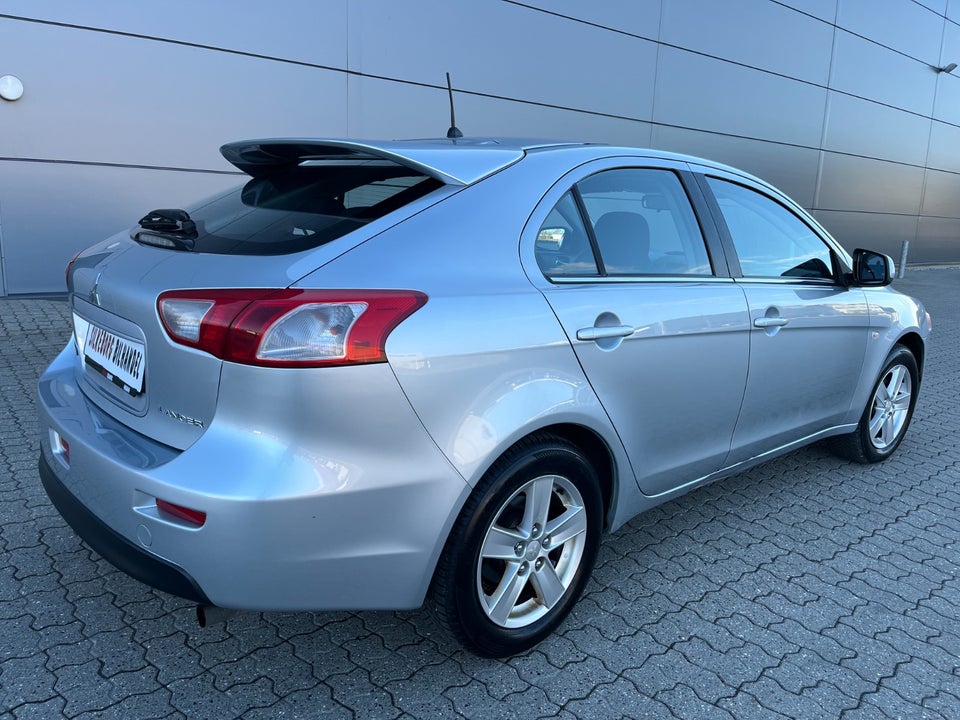 Mitsubishi Lancer 1,8 Instyle SportBack 5d