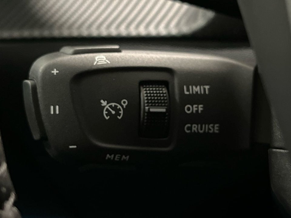 Peugeot e-2008 54 Allure 5d