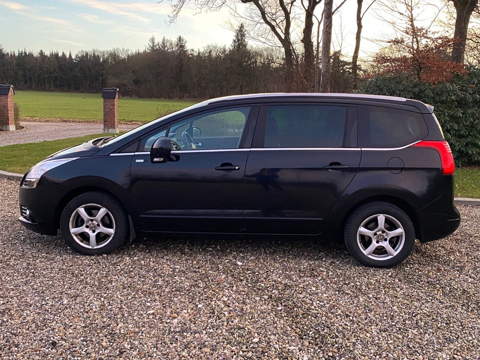 Peugeot 5008 1,6 HDi 114 Style 5d