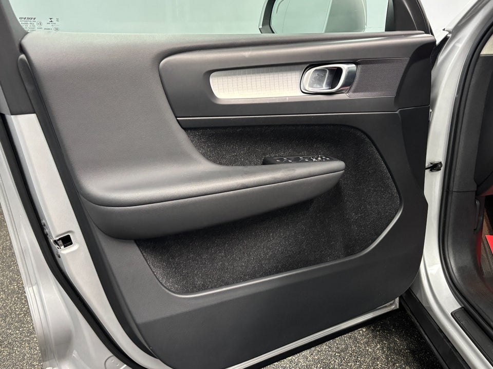 Volvo XC40 2,0 T4 190 Momentum aut. 5d