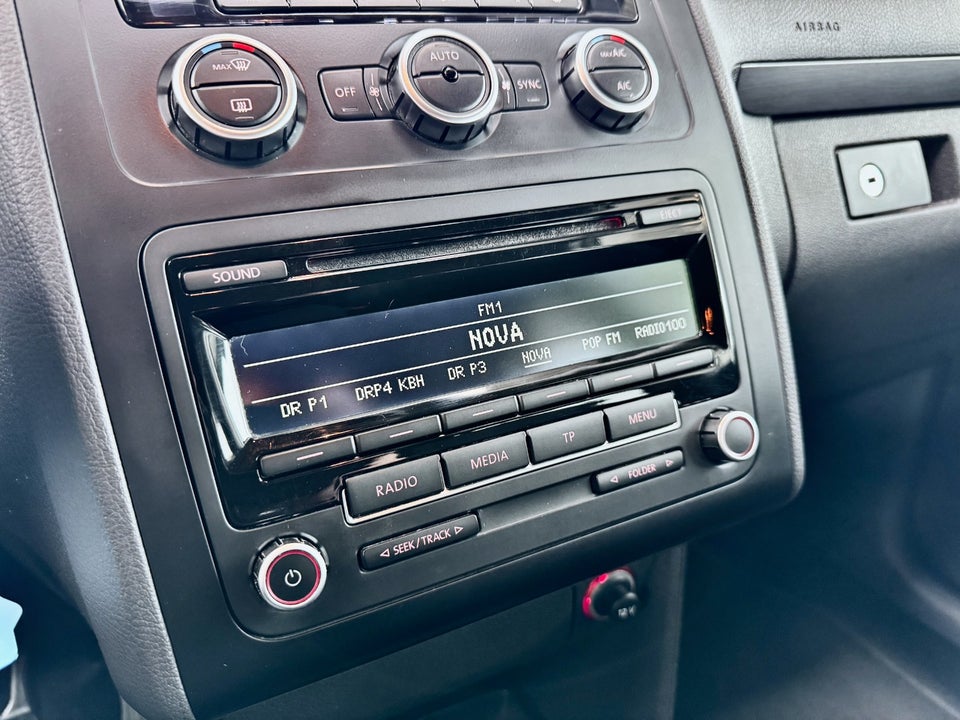 VW Touran 1,6 TDi 105 Comfortline BMT 7prs 5d