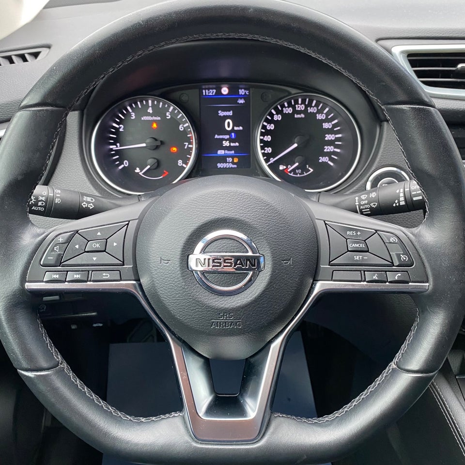 Nissan Qashqai 1,3 Dig-T 140 N-Connecta 5d